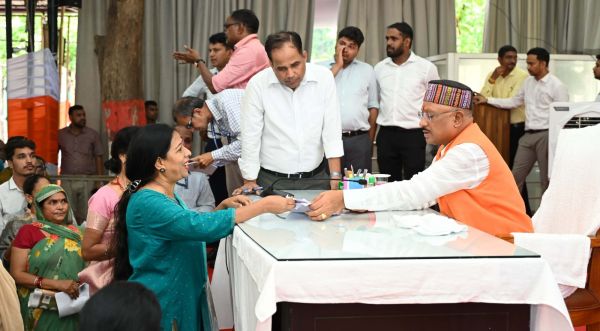 मुख्यमंत्री स्वयं आम जनता से मुलाकात कर उनकी समस्याओं और अपेक्षाओं की कर रहे हैं सुनवाई 