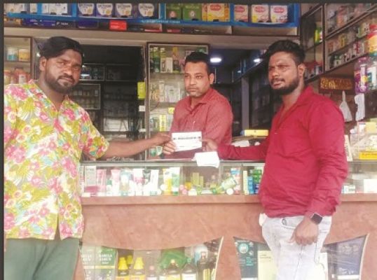 मेडिकल स्टोर्स संचालक पर सड़क किनारे मलबा रखने पर लगा जुर्माना