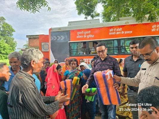  बिलासपुर नेमीचंद जैन मथुरा वाले चैरिटी ट्रस्ट पेंडारी सकरी ने 200 नग मच्छरदानी वितरण के लिए