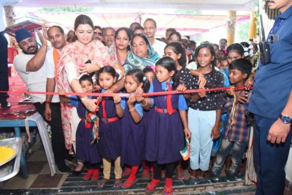 जनजातिय बालक-बालिका छात्रावास प्रवेश उत्सव में विधायक भावना ने किया बच्चों का स्वागत