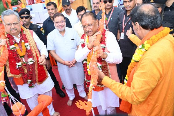  मुख्यमंत्री विष्णुदेव साय विशाल कांवड़ यात्रा कार्यक्रम में हुए शामिल