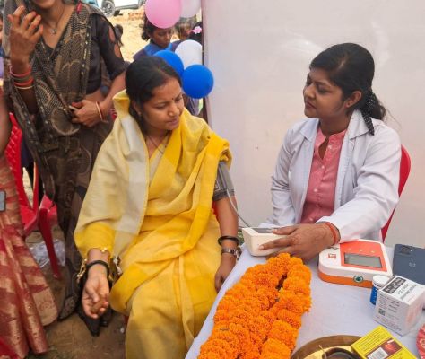 मंत्री श्रीमती राजवाड़े ने आंगनबाड़ी केंद्र बीरपुर में वजन त्यौहार का किया शुभारंभ