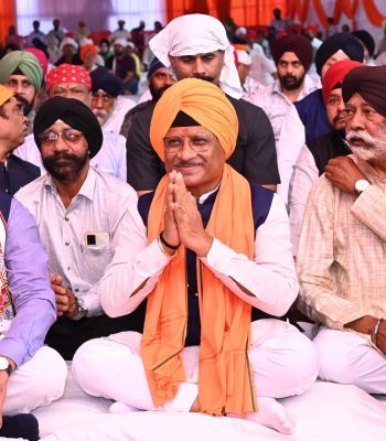 मुख्यमंत्री गुरुनानक जयंती के अवसर पर आयोजित प्रकाशपर्व में हुए शामिल