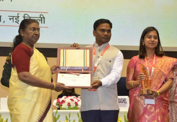  नई दिल्ली के विज्ञान भवन में हरदीभाटा ग्राम पंचायत को मिला राष्ट्रीय पंचायत पुरस्कार - 2024