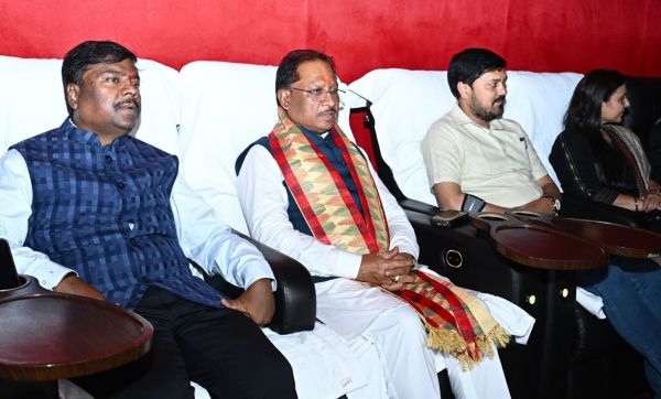  मुख्यमंत्री विष्णुदेव साय ने देखी "छावा" फिल्म