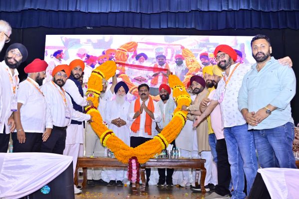 उपमुख्यमंत्री विजय शर्मा ने अल्पसंख्यक समुदाय के लिए हॉस्टल का उद्घाटन किया