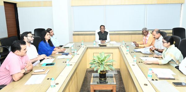 मुख्यमंत्री श्री विष्णु देव साय ने कहा&mdash;सड़कों पर विचरण करने वाले निराश्रित पशुओं की प्रभावी रोकथाम सुनिश्चित करें