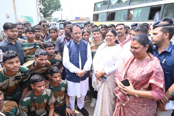 मुख्यमंत्री श्री विष्णुदेव साय से 26 अग्निवीरों ने की सौजन्य मुलाकात