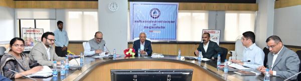 सड़क सुरक्षा माह के अंतर्गत सड़क सुरक्षा और दुर्घटनाओं की रोकथाम के लिए किए जा रहे जन-जागरूकता कार्यक्रम