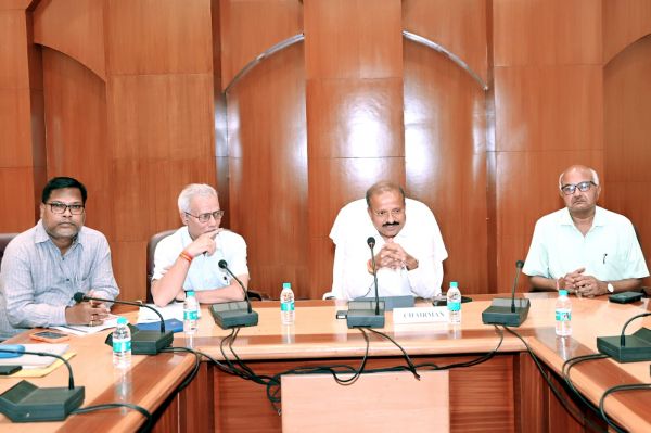 बिजली सप्लाई को बेहतर बनाने नई तकनीकों का करें उपयोग-अधिकारी से लाइनमेन तक हों एआई तकनीक से लैस