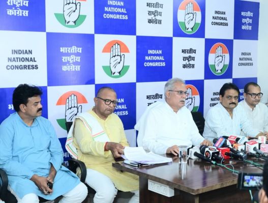 सरकार नियमों का पालन किये ग्राम सभा की फर्जी एनओसी के आधार या जनसुनवाई करवा रही है- भूपेश बघेल