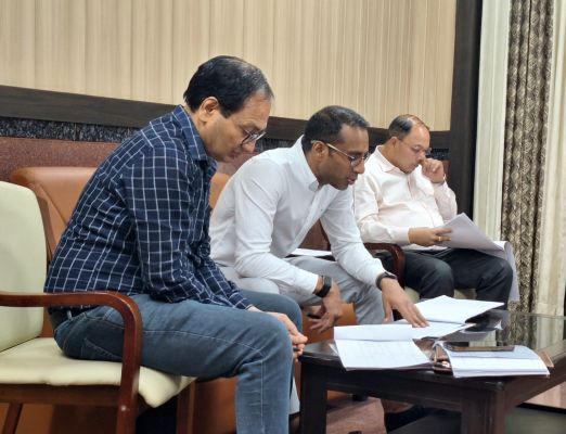 लोक निर्माण विभाग के सचिव ने सड़कों का काम देखा