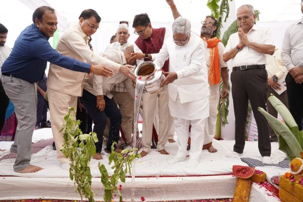 मुख्यमंत्री की पहल पर नवा रायपुर के टेक्सटाइल पार्क में लग रही पहली यूनिट, 235 करोड़ का निवेश, 4600 से अधिक लोगों को मिलेगा रोजगार