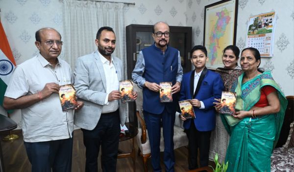 राज्यपाल श्री डेका ने 12 वर्षीय छात्र मास्टर दिव्यांश की पुस्तक &lsquo;थॉट्स अबाउट गॉड&lsquo; का किया विमोचन