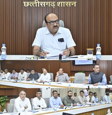 नवा रायपुर में ई-बसों के संचालन, कार्यालय भवन निर्माण सहित सड़क परियोजनाओं के प्रस्तावों पर हुआ विचार-विमर्श