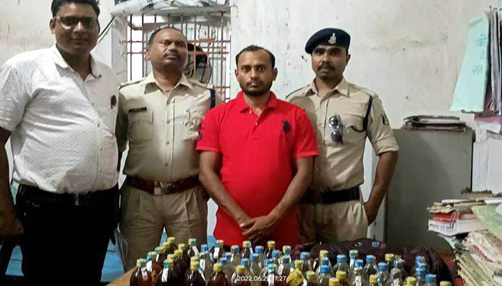 अवैध रूप से शराब परिवहन करते 1 गिरफ्तार, 30 पौवा शराब जब्त