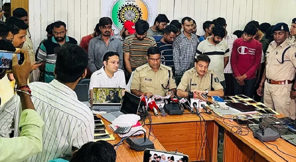 ऑनलाइन सट्टा संचालकों पर बड़ी कार्रवाई, अलग-अलग स्थानों से 23 सटोरिये सहित 2 अपचारी गिरफ्तार...