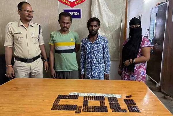 नशीली टेबलेट बेचते महिला सहित 3 गिरफ्तार...