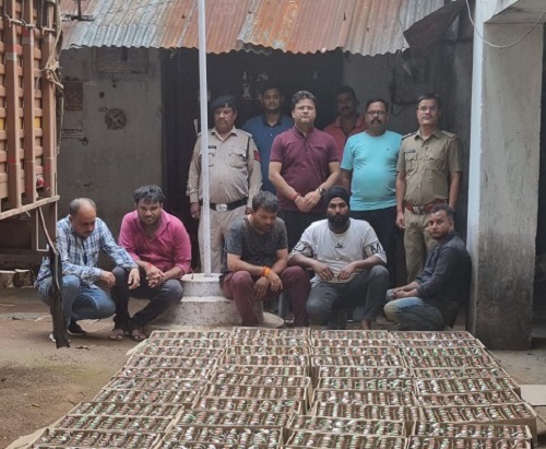 100 पेटी गोवा शराब सहित चार पहिया वाहन हुई जब्त