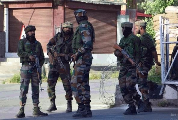 सुरक्षाबलों ने 4 आतंकियों को किया ढेर, हथियार व गोला-बारूद बरामद