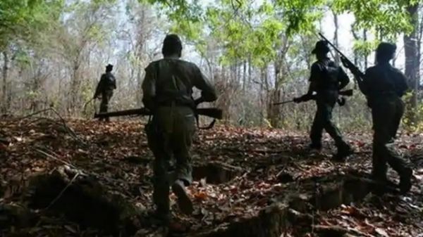 सुकमा के जंगलों में जारी है डीआरजी-नक्सलियों के बीच गोलीबारी...