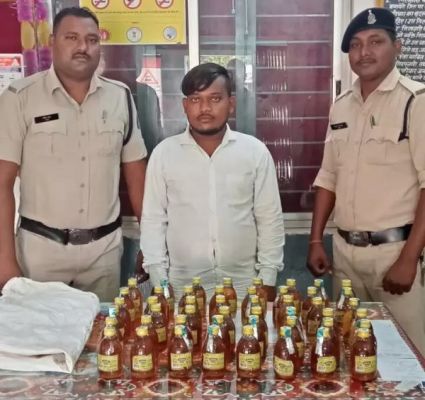 शराब कोचिया गिरफ्तार, 48 पौवा देसी मदिरा जब्त