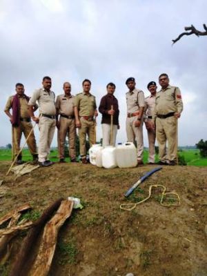 जिलें में अवैध शराब के विरुद्ध कार्रवाई जारी,40 लीटर महुआ शराब जप्त