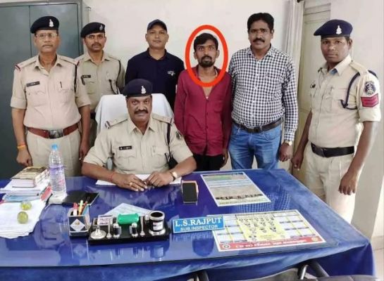 रेलवे टिकट काउंटर से फोन चोरी करने वाला आरोपी गिरफ्तार...