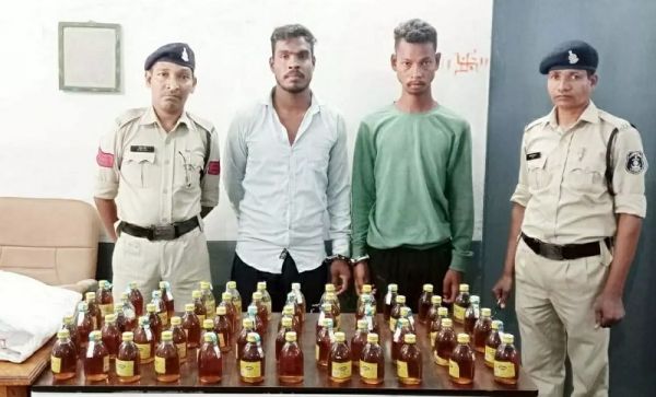 60 पौवा देसी मदिरा के साथ 2 गिरफ्तार...