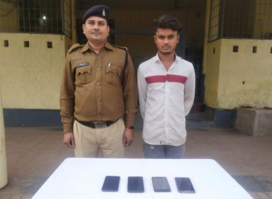 राहगीरों से फोन छीनने वाले दो आरोपी गिरफ्तार...