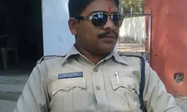 Raipur : नाबालिग से बलात्कार और देहव्यापार मामले में आरक्षक की संलिप्पता, SSP ने किया सस्पेंड...