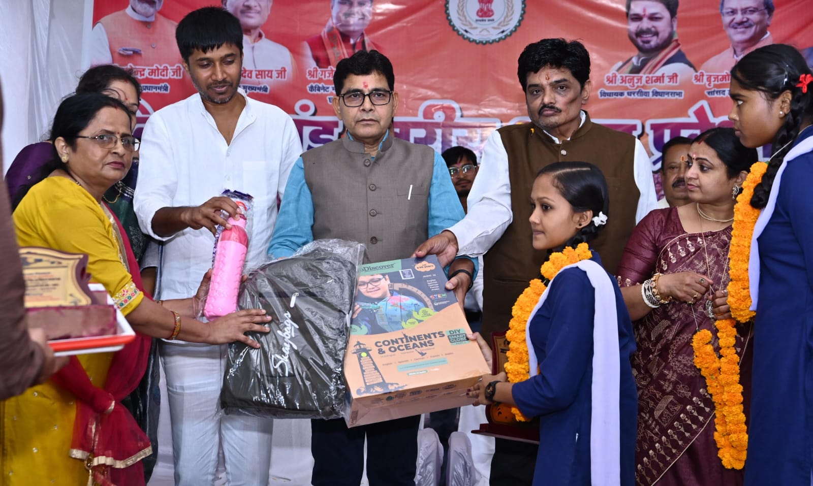 शिक्षा के साथ संस्कारों का समावेश ही समृद्ध छत्तीसगढ़ की नींव - राजस्व मंत्री श्री टंक राम वर्मा