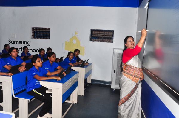 जवाहर नवोदय विद्यालय, रायपुर में ‘सैमसंग स्मार्ट स्कूल’ का उद्घाटन; छात्रों और शिक्षकों के लिए डिजिटल लर्निंग को दे रहा है मजबूती