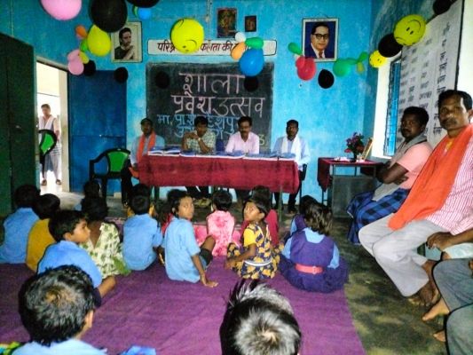 महेशपुर प्राथमिक और माध्यमिक विद्यालय में मनाया गया शाला प्रवेश उत्सव