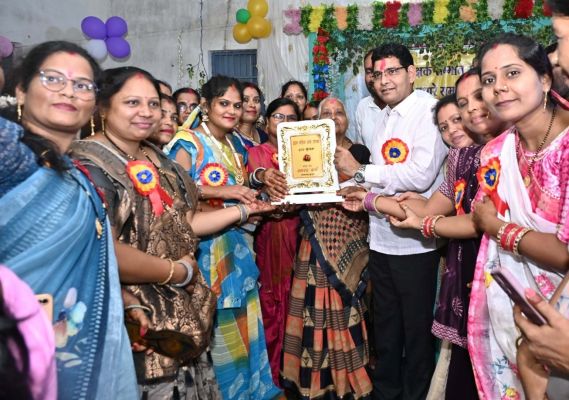 गुरु शिक्षा देकर हमारे जीवन के अंधकार को दूर कर ज्ञान का प्रकाश फैलाते है: मंत्री टंक राम वर्मा