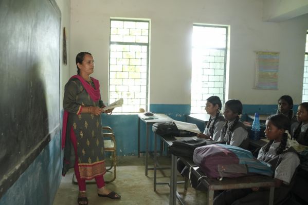 युक्ति युक्तकरण से स्कूल में आए टीचर, अब अंग्रेजी से नहीं लगेगा डर