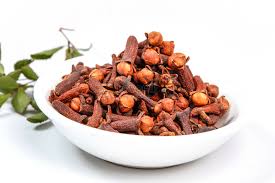 लौंग का पानी इसके लिए है फायदेमंद