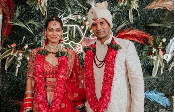 पहलवान संग्राम सिंह के साथ अभिनेत्री पायल रोहतगी ने रचाई शादी
