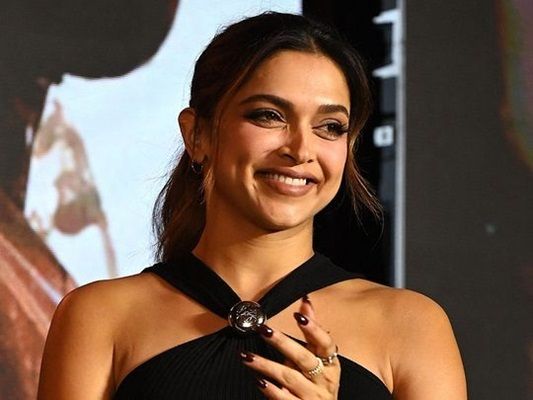 दीपिका पादुकोण ने बेटी को दिया जन्म, पापा बने रणवीर सिंह