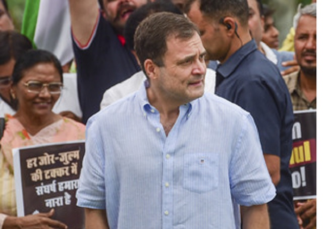 ईडी के समक्ष लगातार दूसरे दिन पेश हुए कांग्रेस के पूर्व अध्यक्ष राहुल गांधी