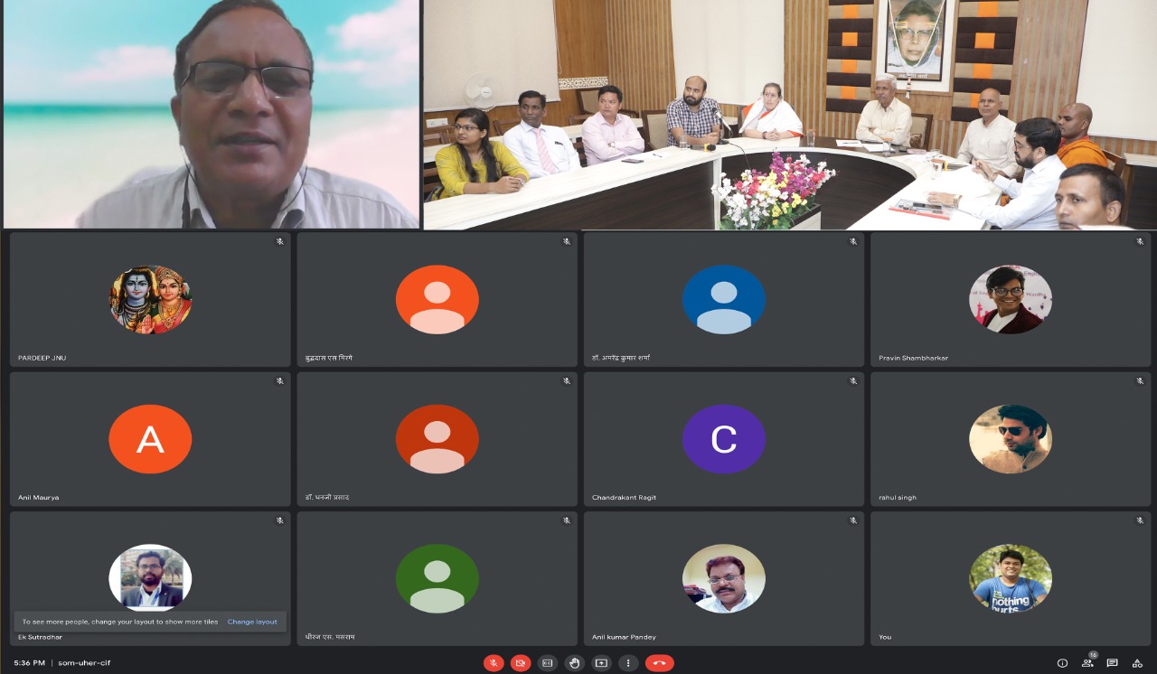 विपश्&zwj;यना को दिनचर्या का हिस्&zwj;सा बनाएं : प्रो. चंद्रकांत रागीट