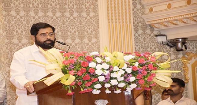 महाराष्ट्र में ईंधन पर वैट कम करेगी शिंदे सरकार