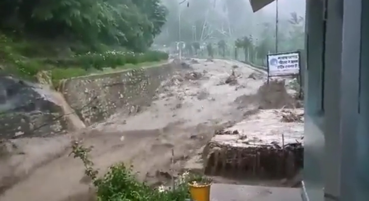 बादल फटने से मची तबाही, महिला समेत 5 लोग लापता&hellip;