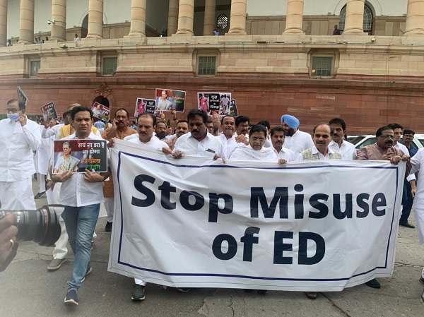 सोनिया गांधी से ईडी की पूछताछ पर लोकसभा में कांग्रेस का हंगामा
