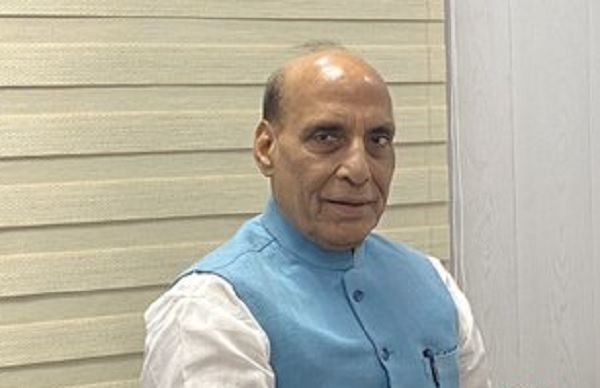 भारत को वैश्विक विनिर्माण केंद्र बनाने के लिए विश्वसनीय भूमि प्रबंधन अनिवार्यः रक्षामंत्री