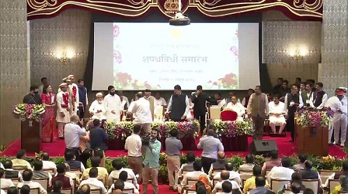 शिंदे केबिनेट का विस्तार, 18 मंत्रियों ने ली शपथ, देखें लिस्ट...
