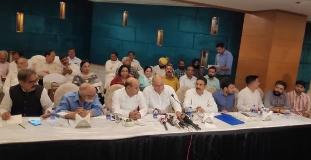 पूर्व मुख्यमंत्री समेत 50 से ज्याद नेताओं ने कांग्रेस से दिया इस्तीफा...