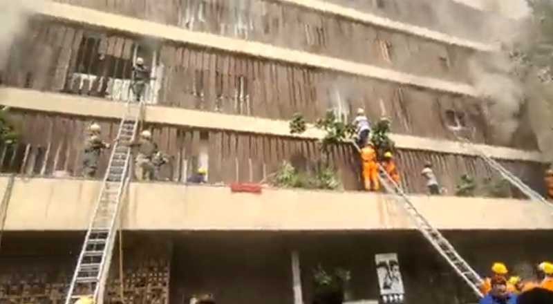 आग लगने के दौरान नहीं खुला होटल का आपातकालीन दरवाजा, 2 की मौत...