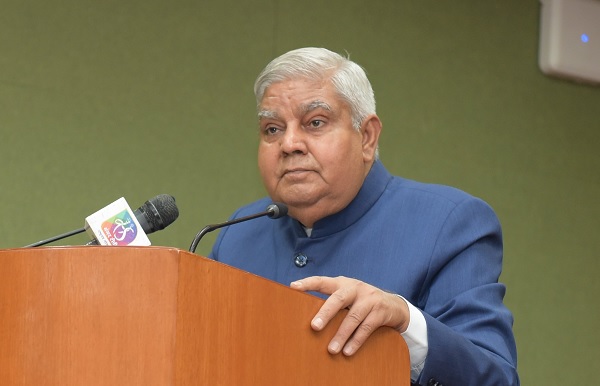 शिष्ट समाज के सदाचार संबंधी मर्म का प्रतिनिधित्व करता है वसुधैव कुटुम्बकम