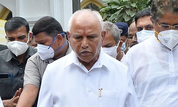 भ्रष्टाचार के मामले में येदियुरप्पा और अन्य के खिलाफ प्राथमिकी दर्ज कर जांच के आदेश